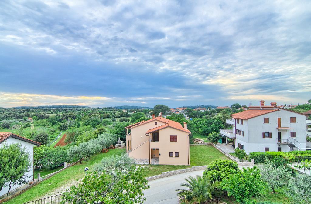 Apartments Mandic Pula Exterior photo